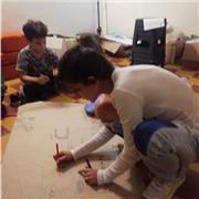 Soy licenciada en Artes Escénicas. Me gusta la enseñanza y el aprendizaje que encuentro entre la literatura y el teatro. Me gusta encontrar la importancia de la lectura en voz alta y el amor por la escritura